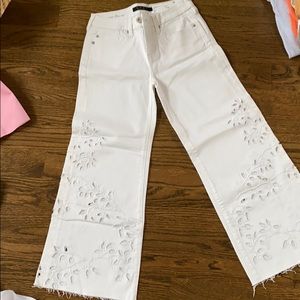 LVPL size 25 crop wide leg white jeans